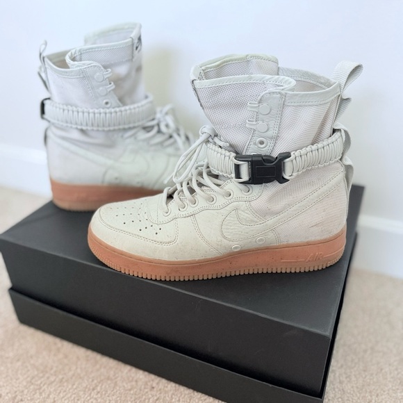 Nike Air Force 1 High-Top Sneakers - Picture 3 of 14